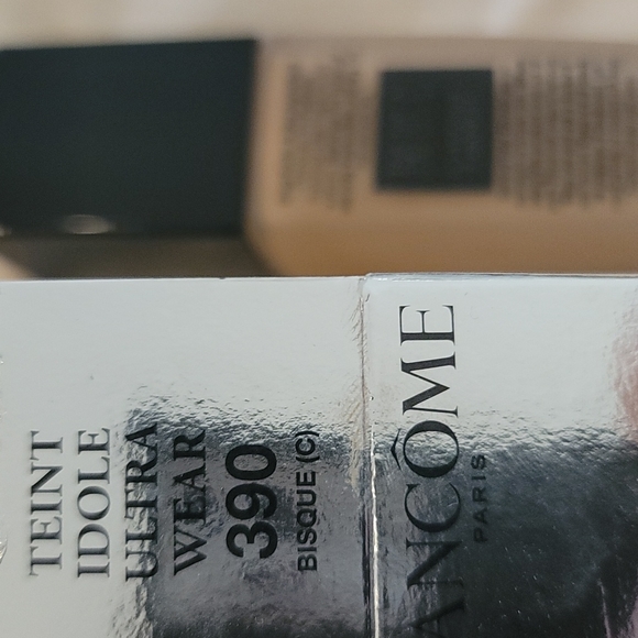 Lancome Teint Idole Foundation - Picture 6 of 6